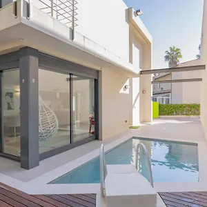 https://villa-pam-playa-de-muro-200m-to-beach.allmallorcahotels.com